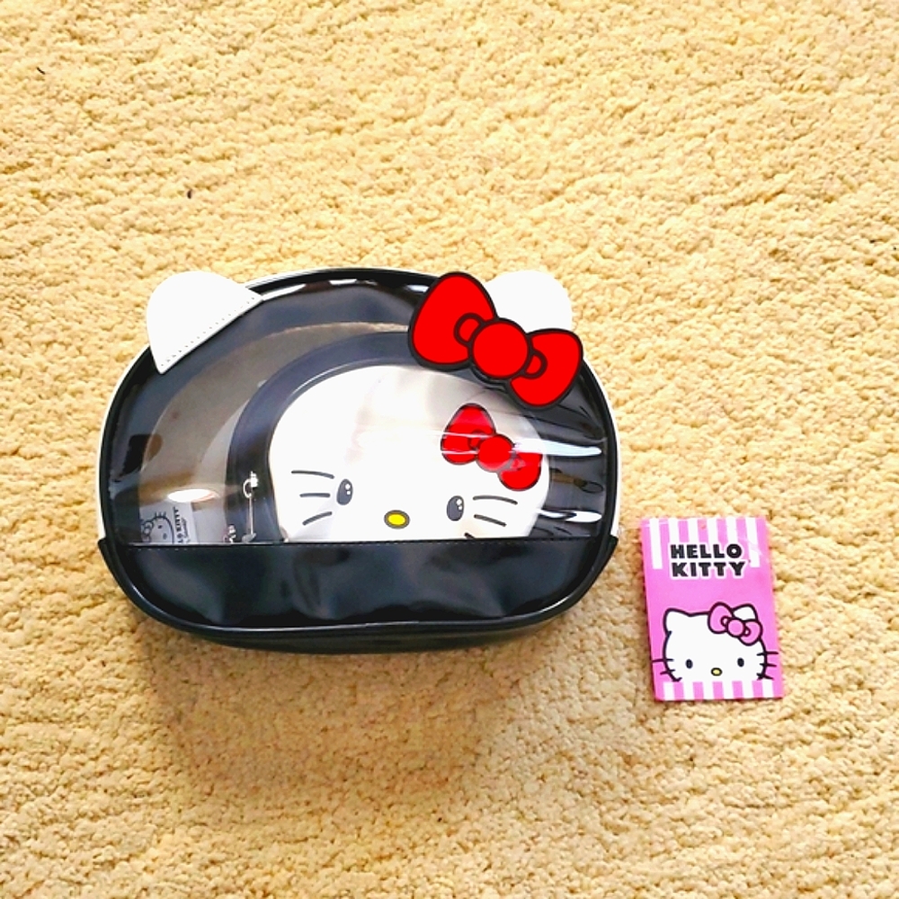 NWT: 3 -PIECE HELLO KITTY BAG SET